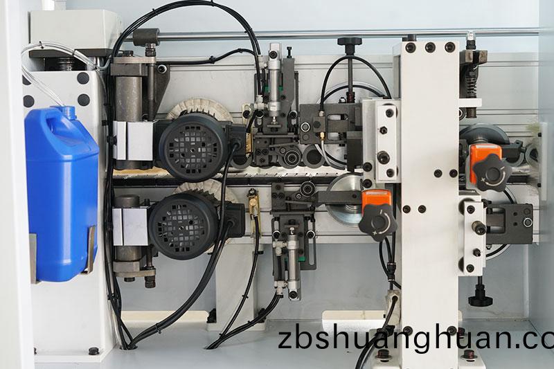全自(zi)動封邊(bian)機