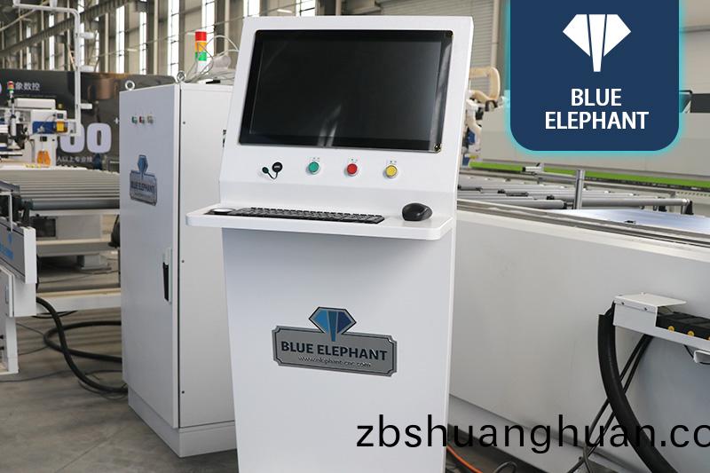 智(zhi)能(neng)開料機工作站