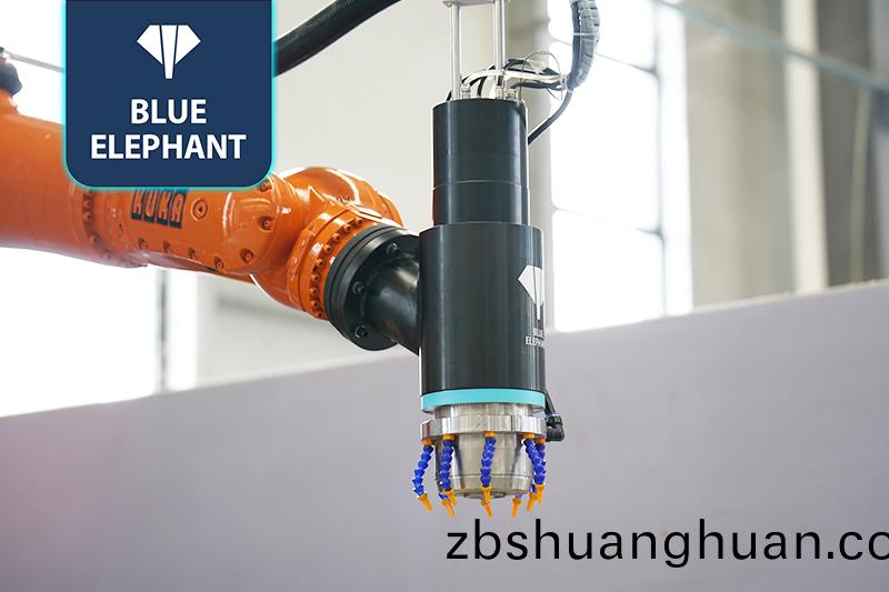 六(liu)軸鵰刻機器(qi)人