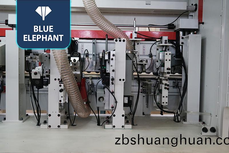 輭成(cheng)型全自(zi)動封邊機(ji)