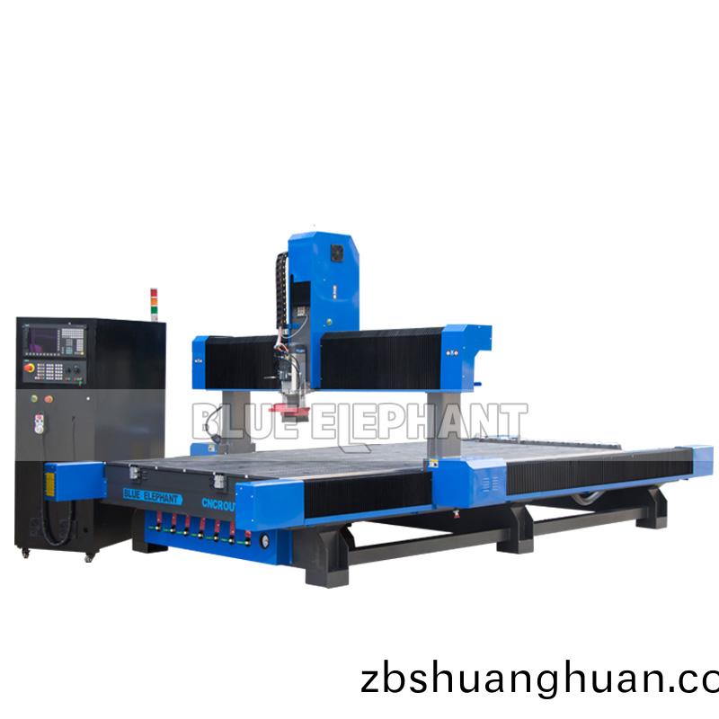 2040排式自動換刀開料(liao)機帶防塵罩