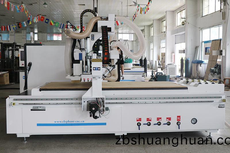 數控開(kai)料(liao)機