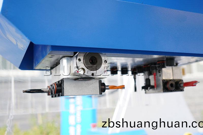 數(shù)控開(kai)料機