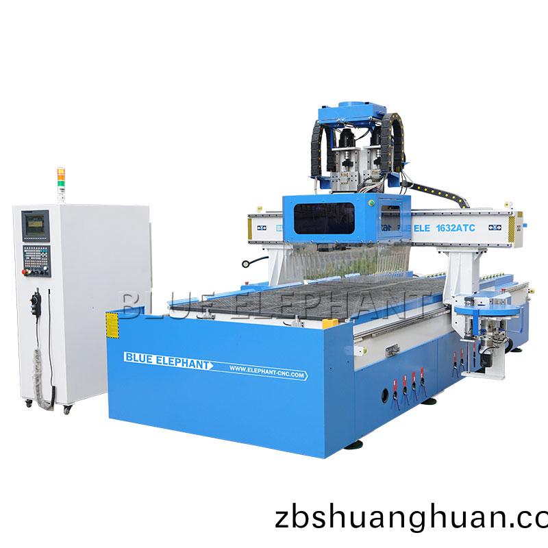 1632自(zi)動換刀數控(kong)開料機