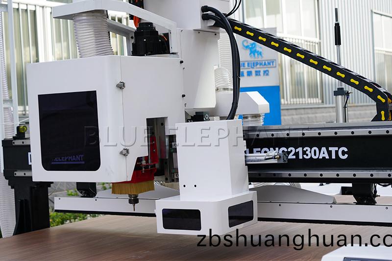 圓(yuan)盤(pan)換刀(dao)加(jia)工(gong)中心