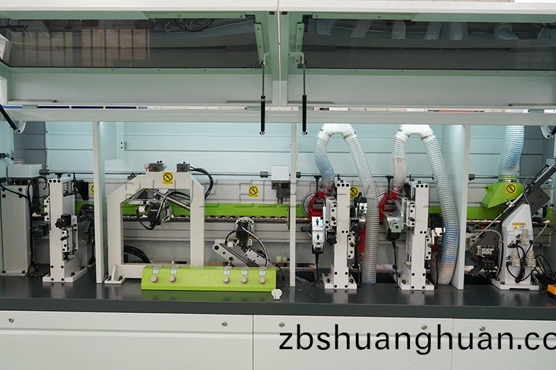 封(feng)邊機(jī)