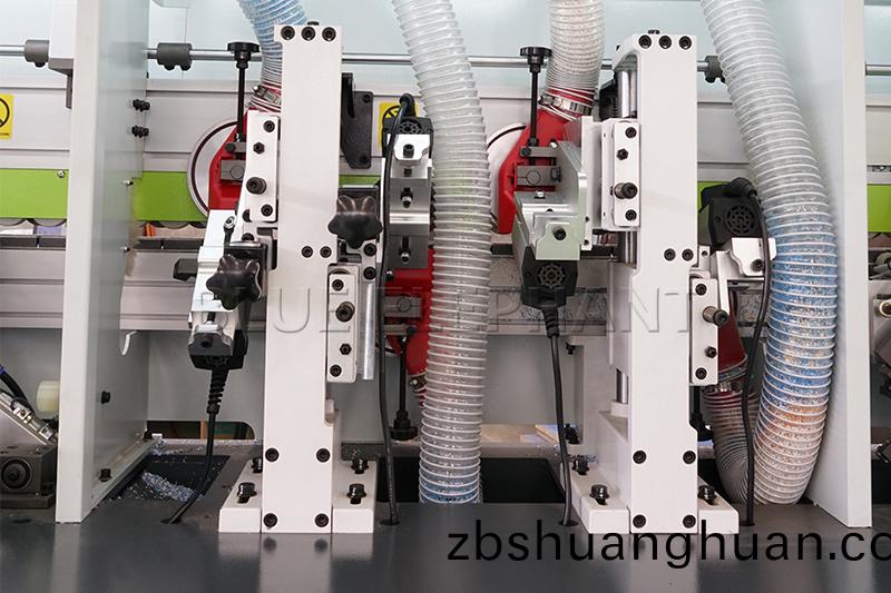 封邊(bian)機(jī)