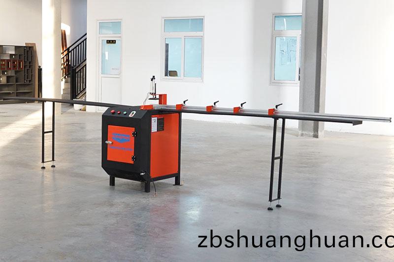 金屬條切割(ge)機(jī)