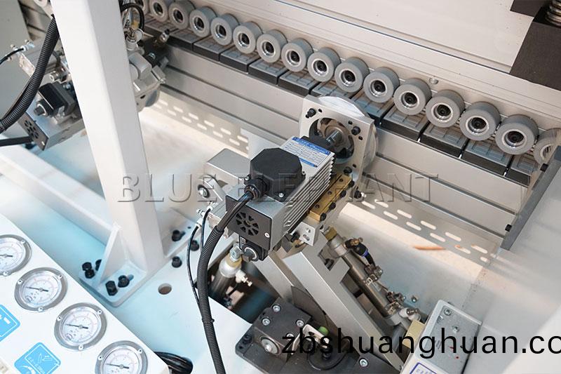 全自動封邊(bian)機(ji)