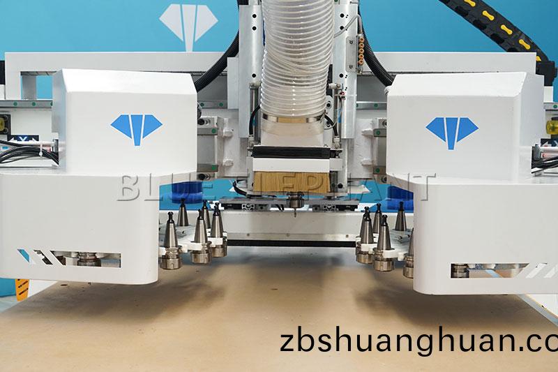 絲槓(gang)數(shù)控開(kāi)料機(jī)