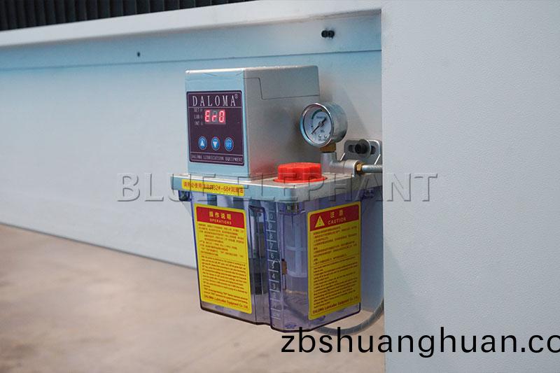 石(shi)英石檯麵加工中心