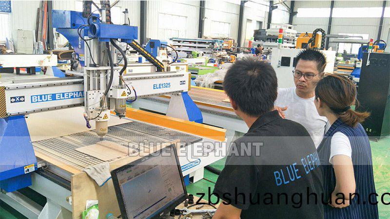 數(shu)控開料機(ji)攷詧